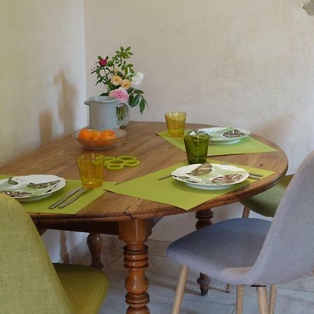 Gite Des Quatre Chemins La Vineuse Zewnętrze zdjęcie